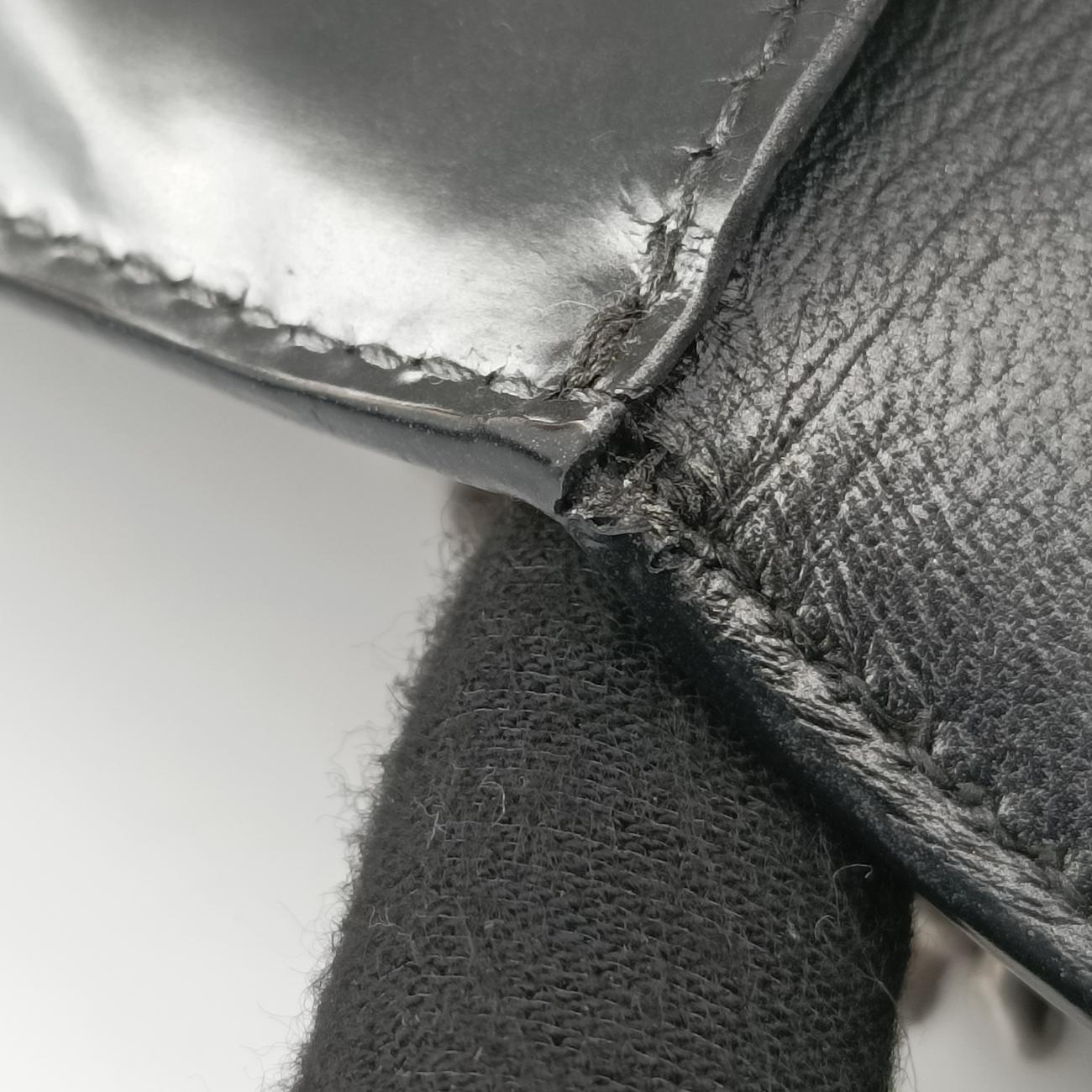 Secondhand Prada Logo Plaque Silver Leather  shoulderbag | stylenewstar