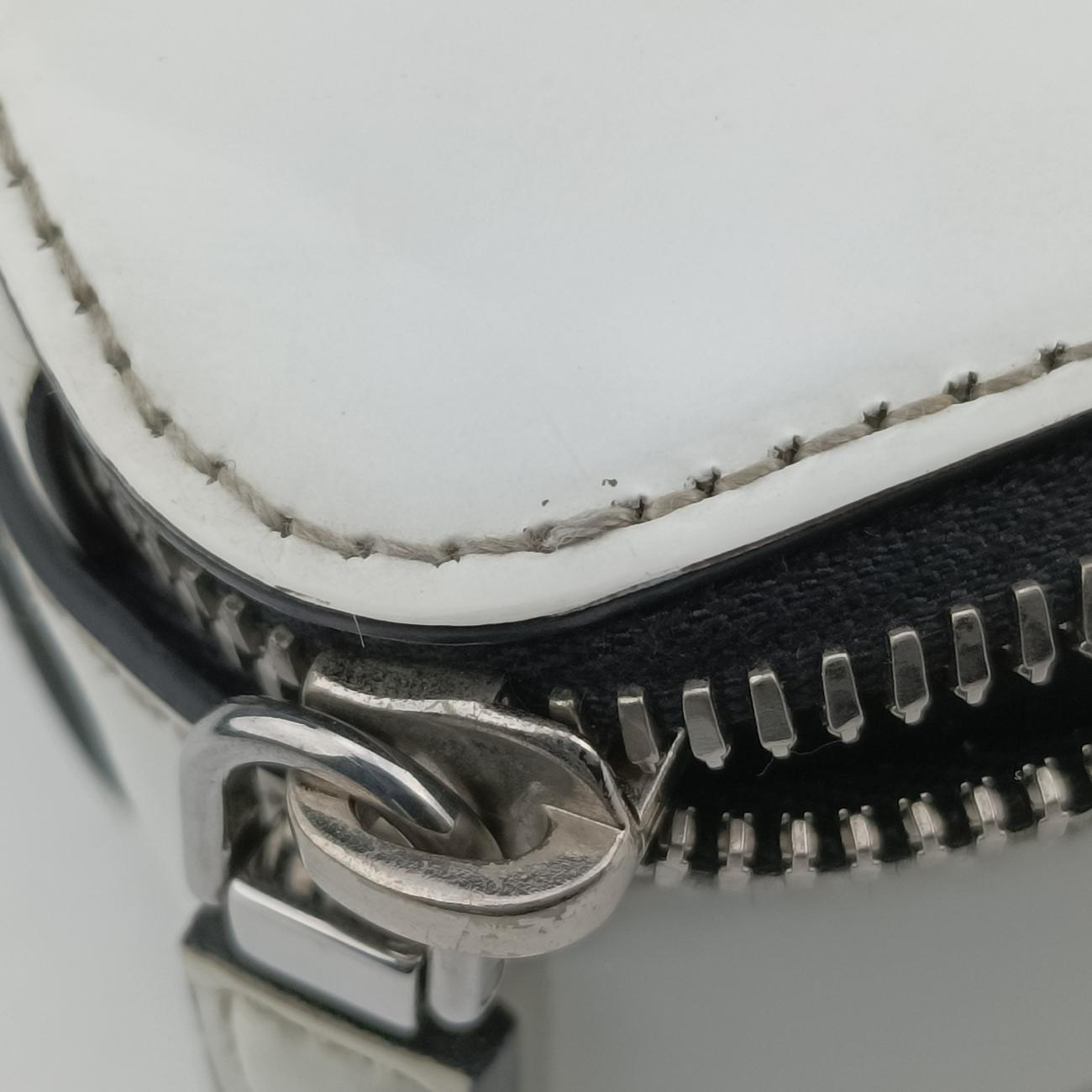 Pre-owned Prada Brique White Leather 2VH069 shoulderbag | stylenewstar