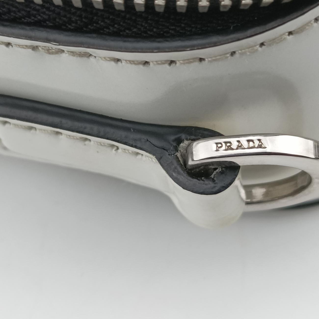 Pre-owned Prada Brique White Leather 2VH069 shoulderbag | stylenewstar