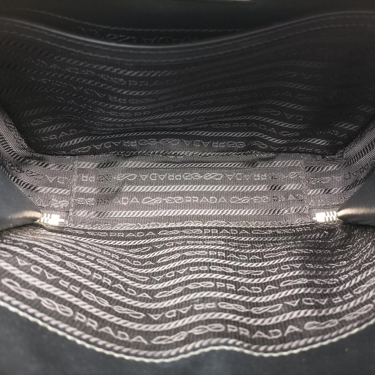 Pre-owned Prada Brique White Leather 2VH069 shoulderbag | stylenewstar