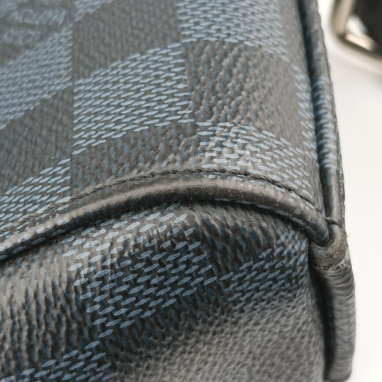 Pre-owned Louis Vuitton Newport Messenger PM black x navy Damier Cobalt N41587 crossbodybag | stylenewstar