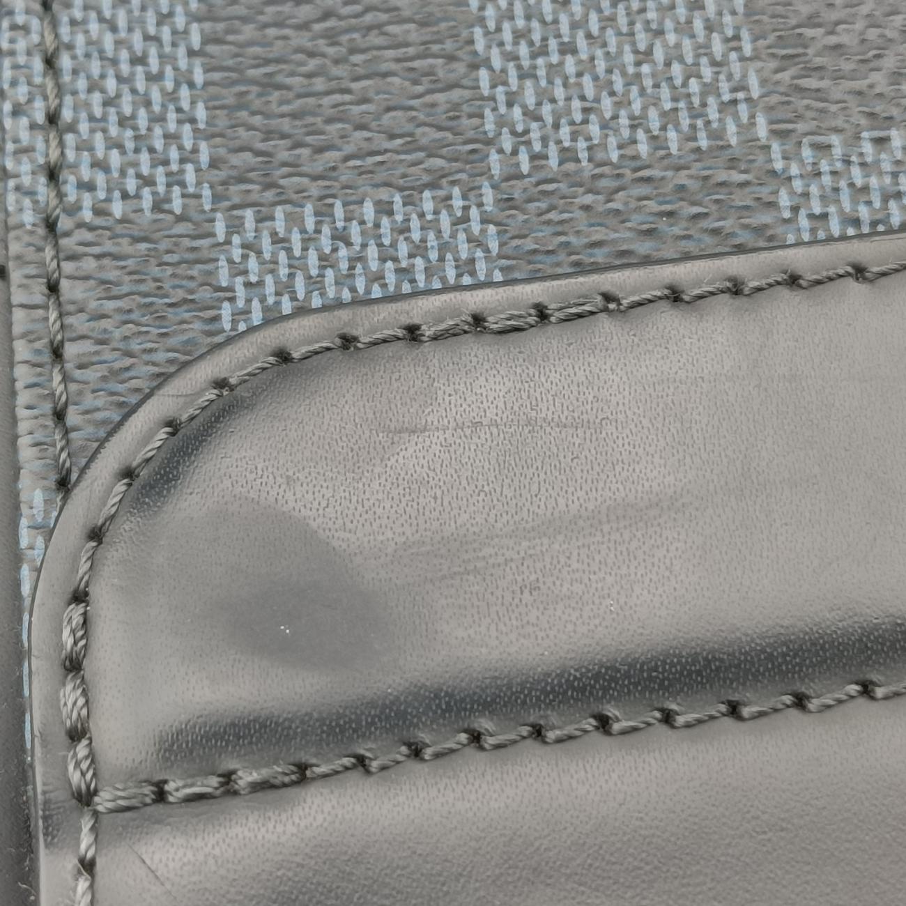 Pre-owned Louis Vuitton Newport Messenger PM black x navy Damier Cobalt N41587 crossbodybag | stylenewstar