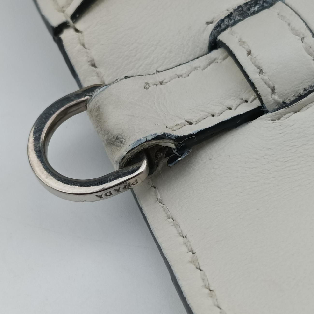 Secondhand Prada Plex ribbon White Leather 1BD067 shoulderbag | stylenewstar