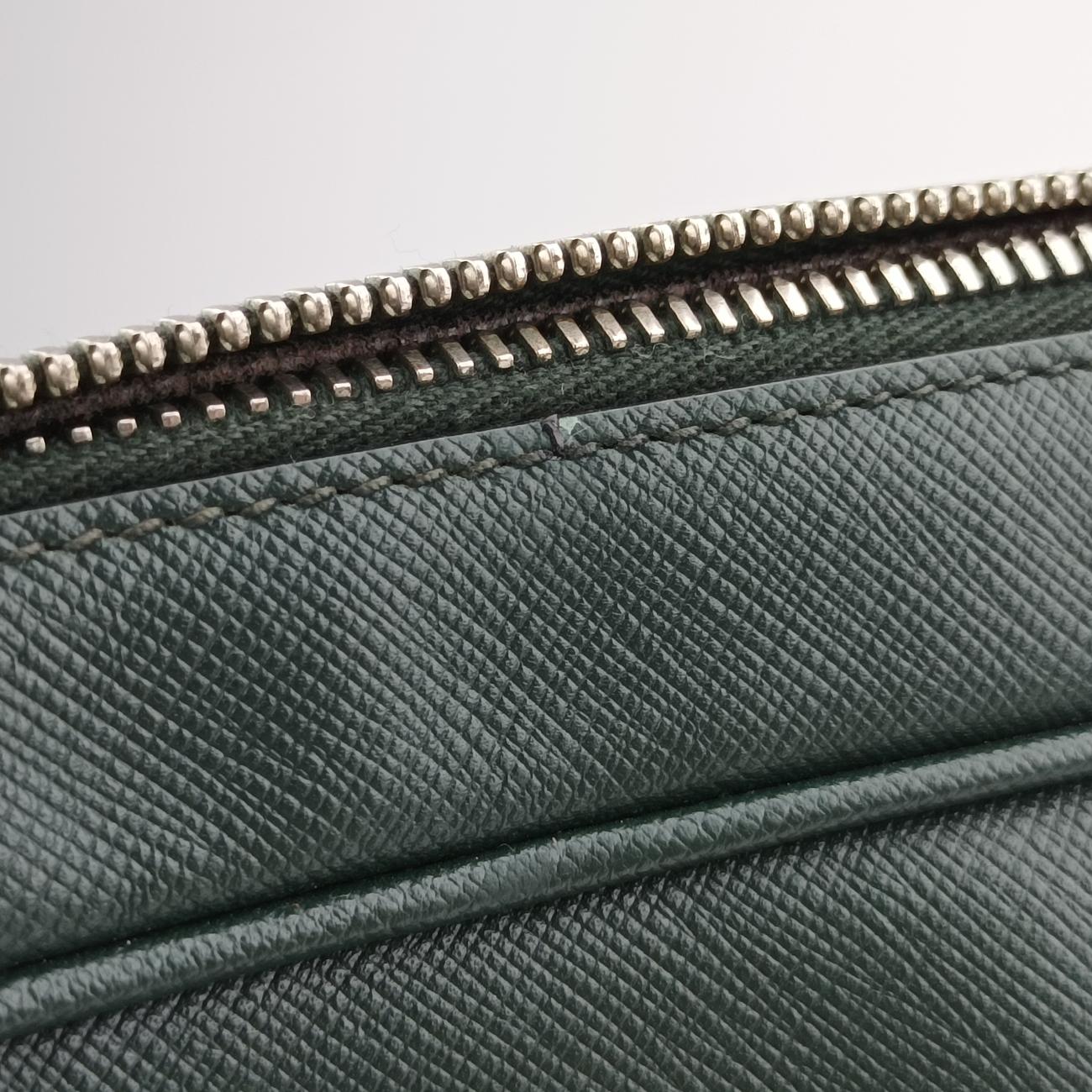 Secondhand Prada Briefcase Business Green SAFFIANO Leather 2VE363 handbag | stylenewstar