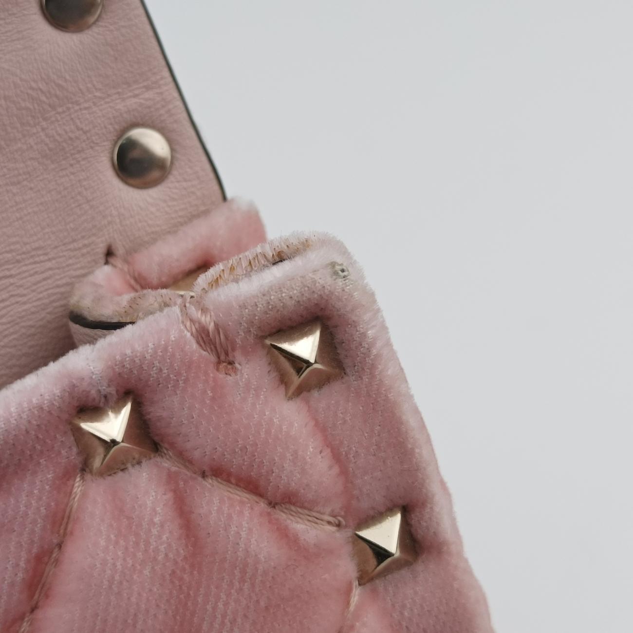 Secondhand Valentino Rockstud spikes Pink velour  shoulderbag | stylenewstar