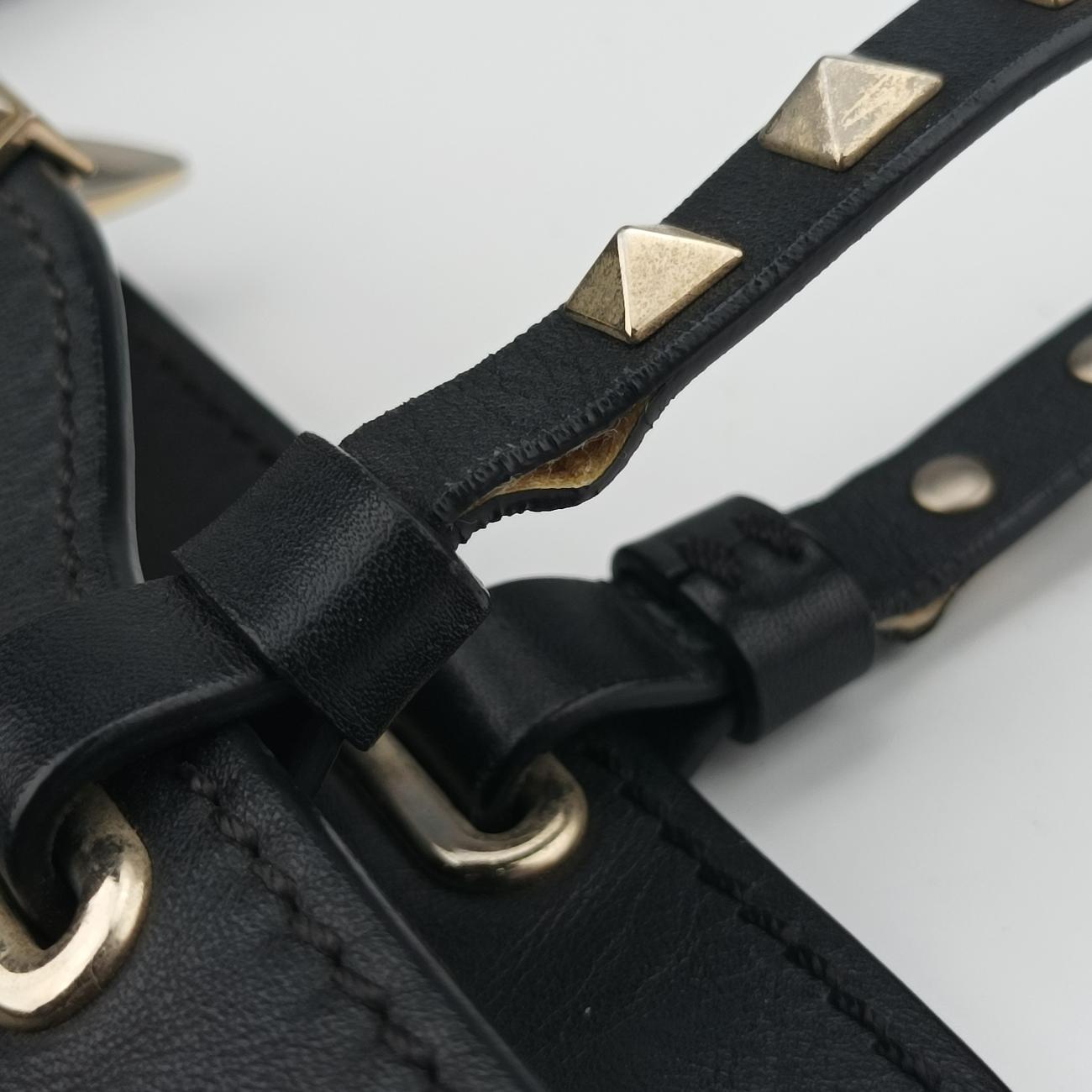 Pre-owned Valentino Rockstud Black Leather  shoulderbag | stylenewstar
