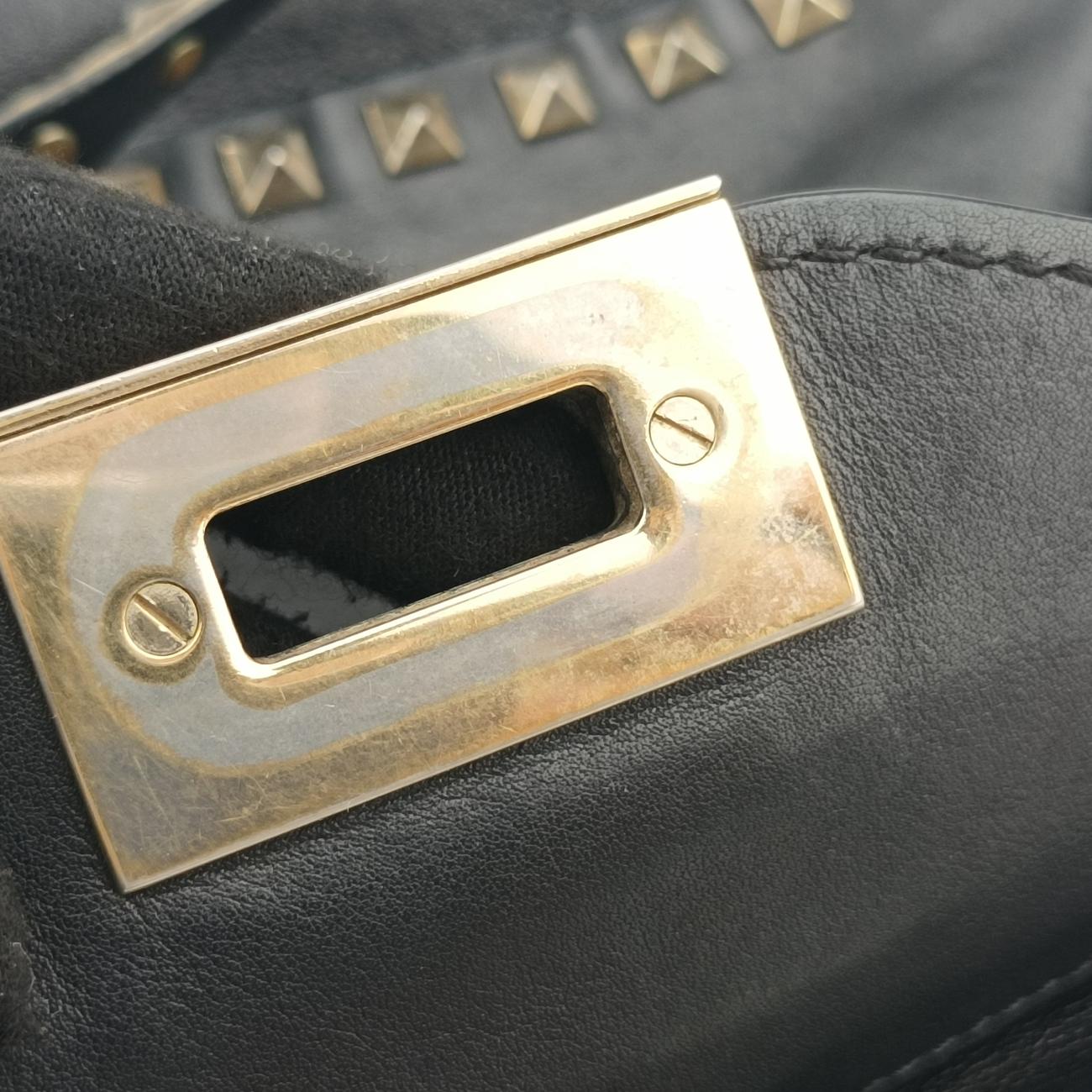 Pre-owned Valentino Rockstud Black Leather  shoulderbag | stylenewstar