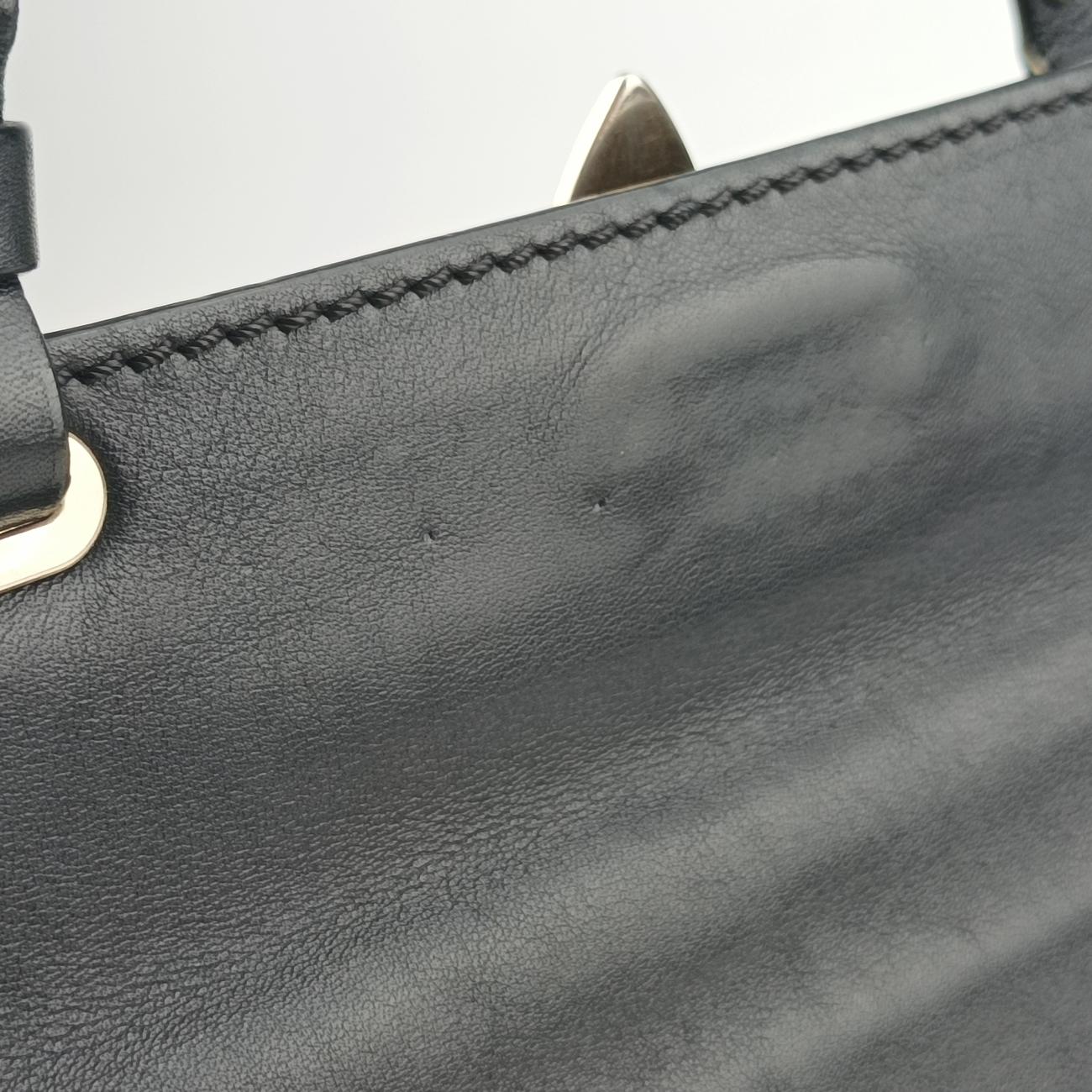 Pre-owned Valentino Rockstud Black Leather  shoulderbag | stylenewstar