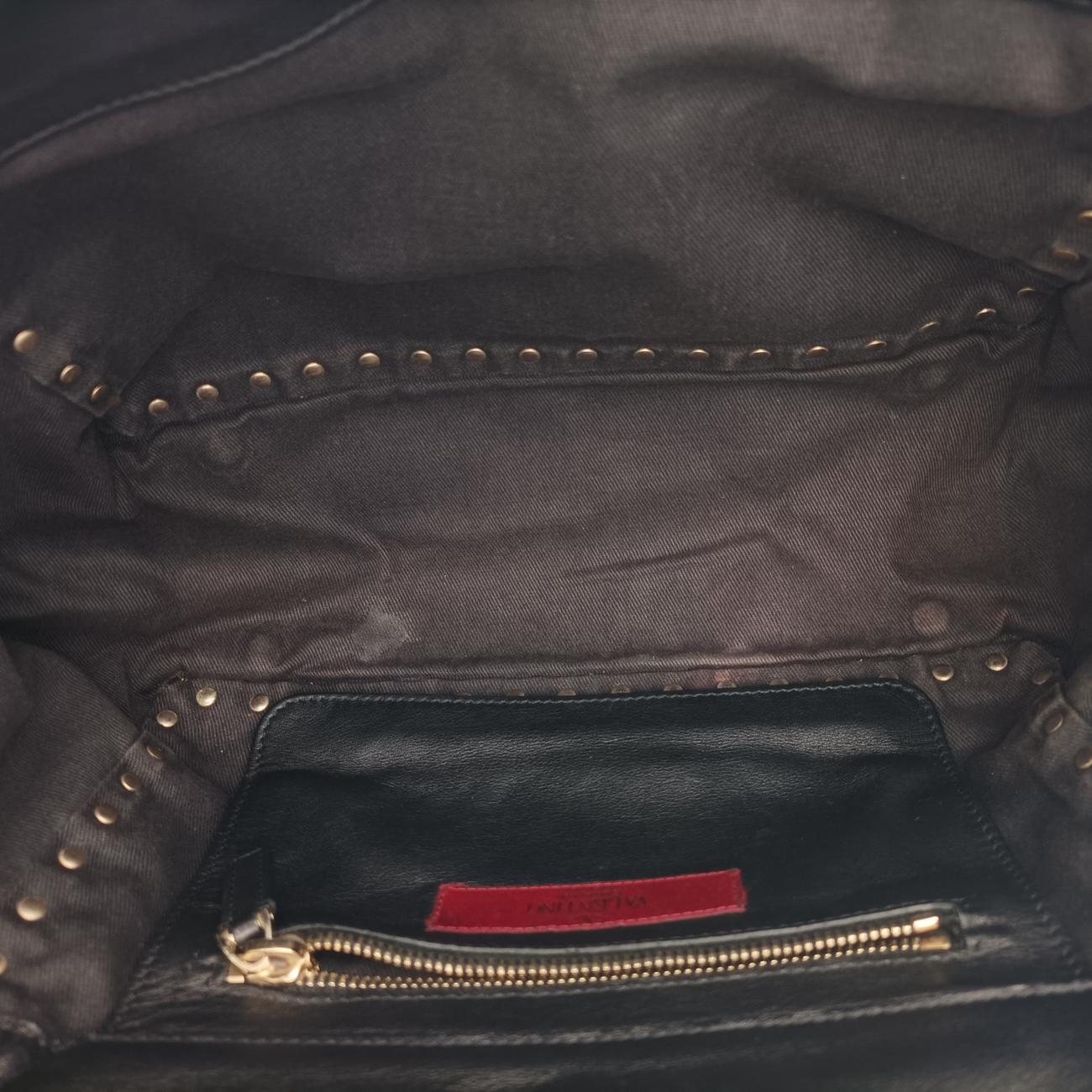 Pre-owned Valentino Rockstud Black Leather  shoulderbag | stylenewstar