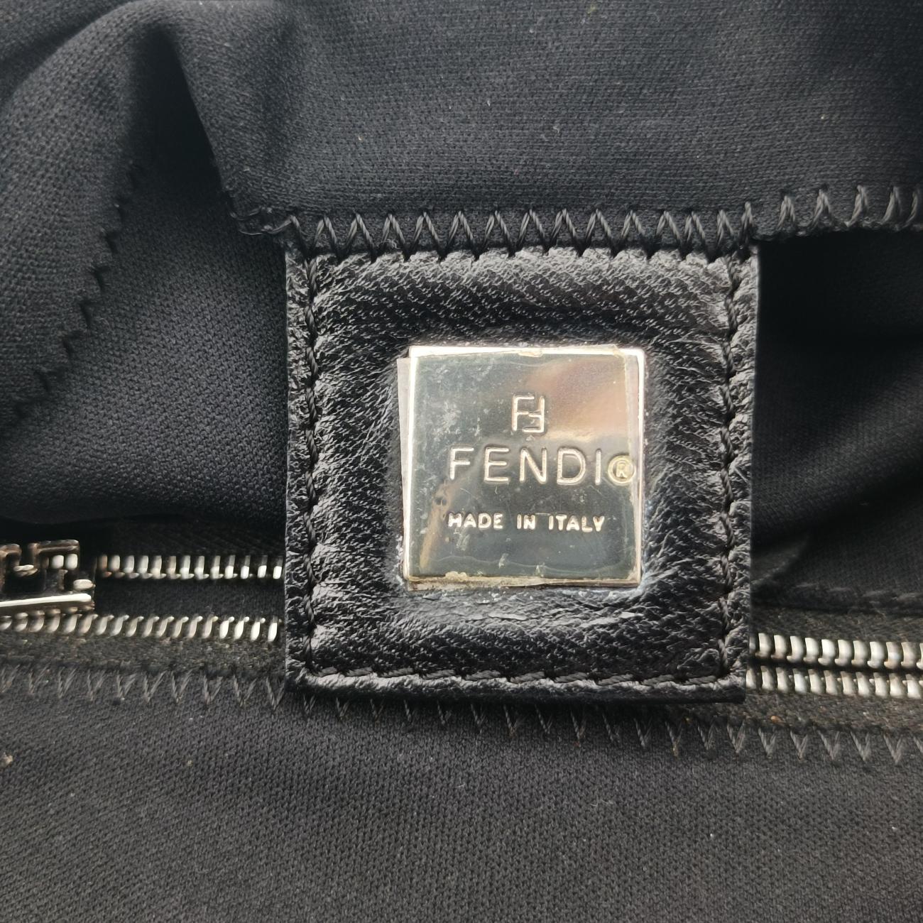 Pre-owned Fendi Baguette Black silk 26424 shoulderbag | stylenewstar