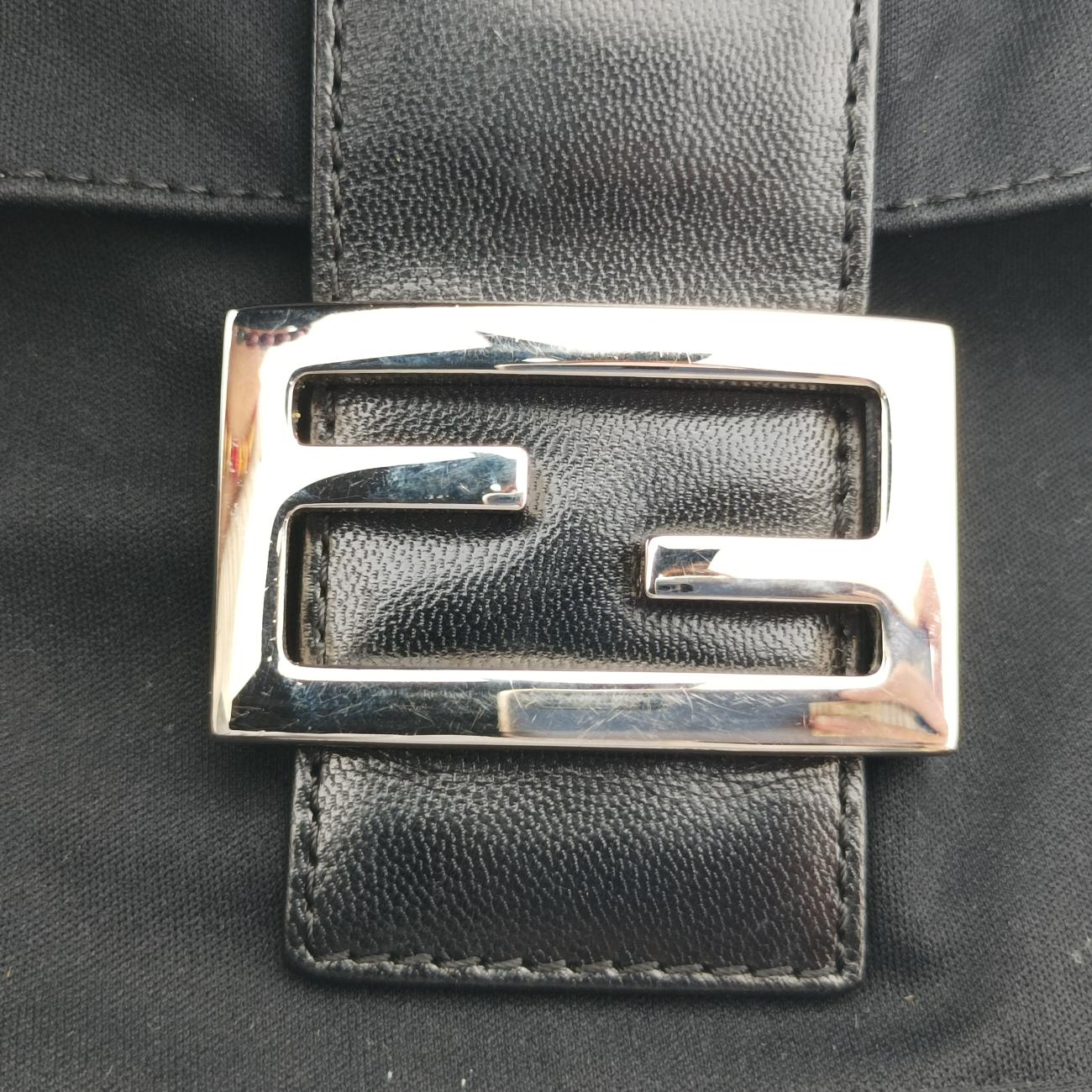 Pre-owned Fendi Baguette Black silk 26424 shoulderbag | stylenewstar