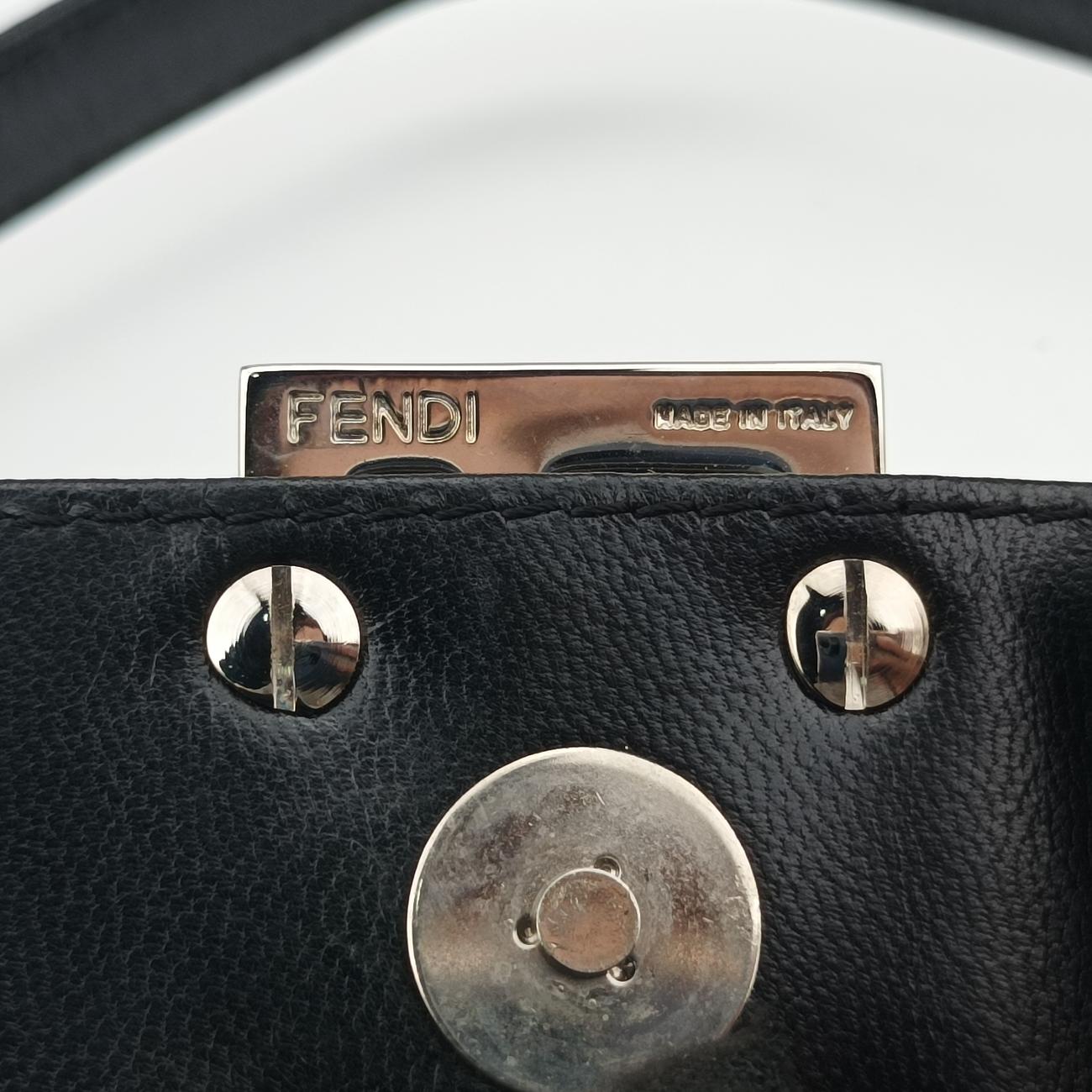 Pre-owned Fendi Baguette Black silk 26424 shoulderbag | stylenewstar