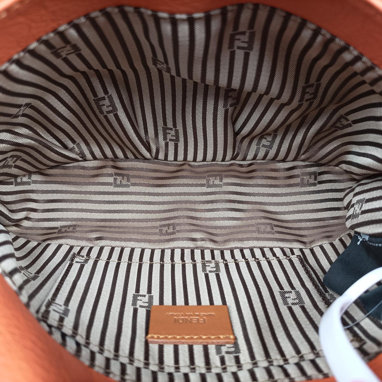 Vintage Fendi Fendista Pochette Orange Leather 8M0276 shoulderbag | stylenewstar