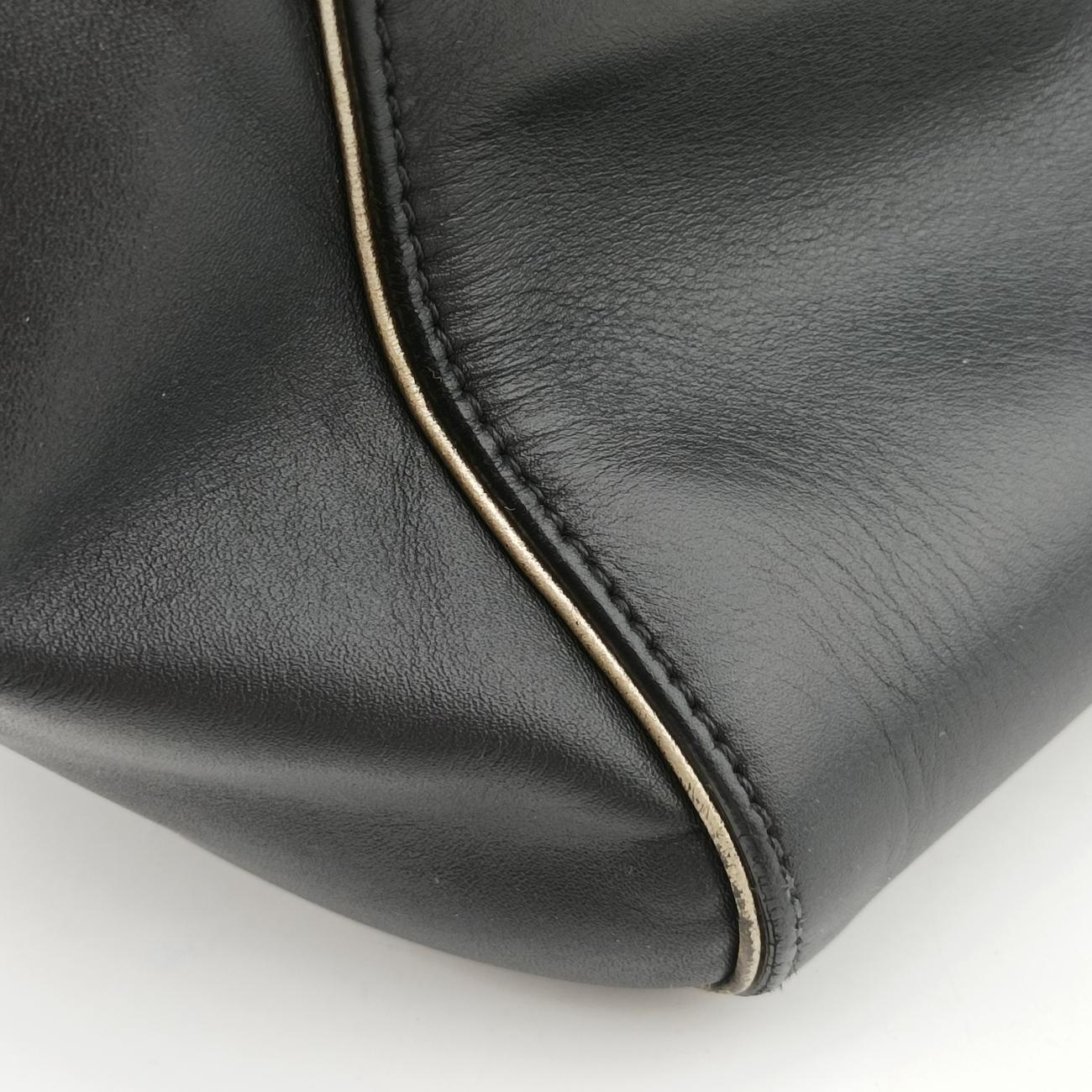 Pre-owned VERSACE Medusa Medallion Black Leather  handbag | stylenewstar