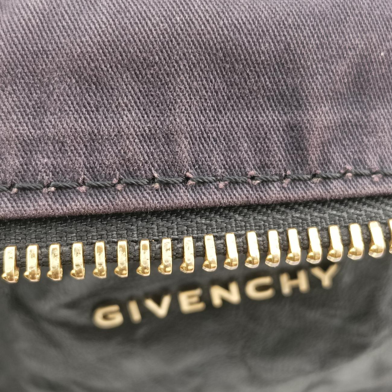 Secondhand Givenchy Pandora Black Leather  shoulderbag | stylenewstar