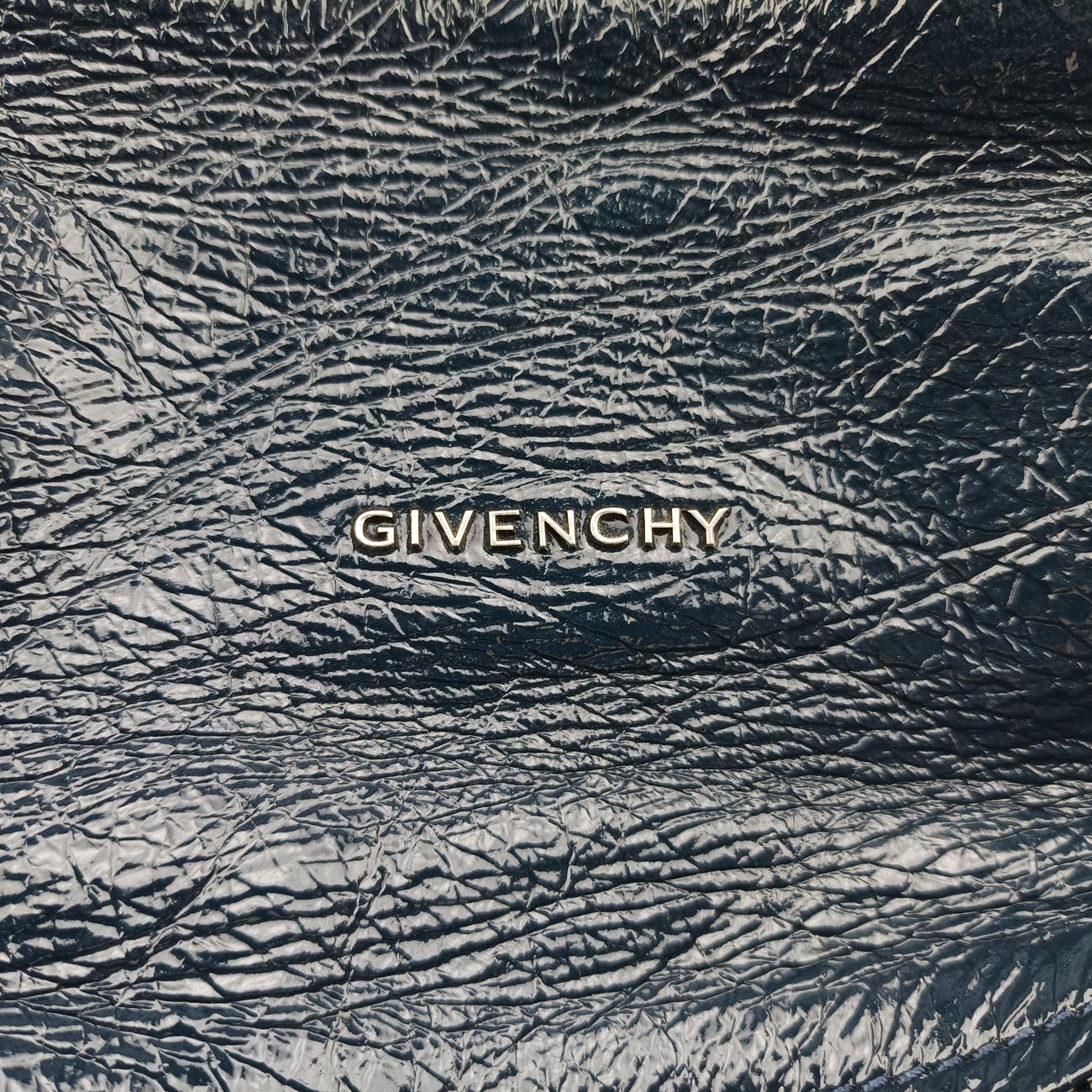 Secondhand Givenchy Pandora Navy leather  shoulderbag | stylenewstar