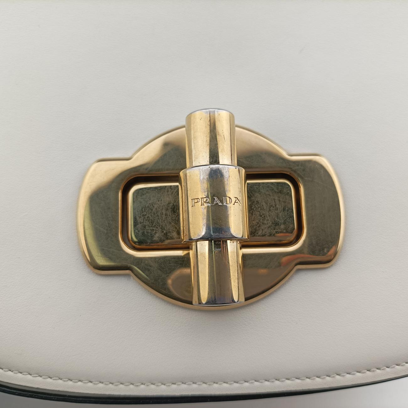 Secondhand Prada Pioneer White Leather 1BD239 shoulderbag | stylenewstar