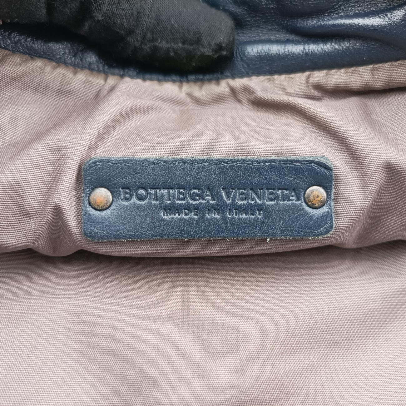 Pre-owned Bottega Veneta Intrecciato Navy lambskin  crossbodybag | stylenewstar