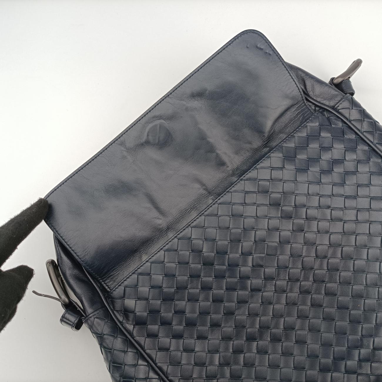 Pre-owned Bottega Veneta Intrecciato Navy lambskin  crossbodybag | stylenewstar