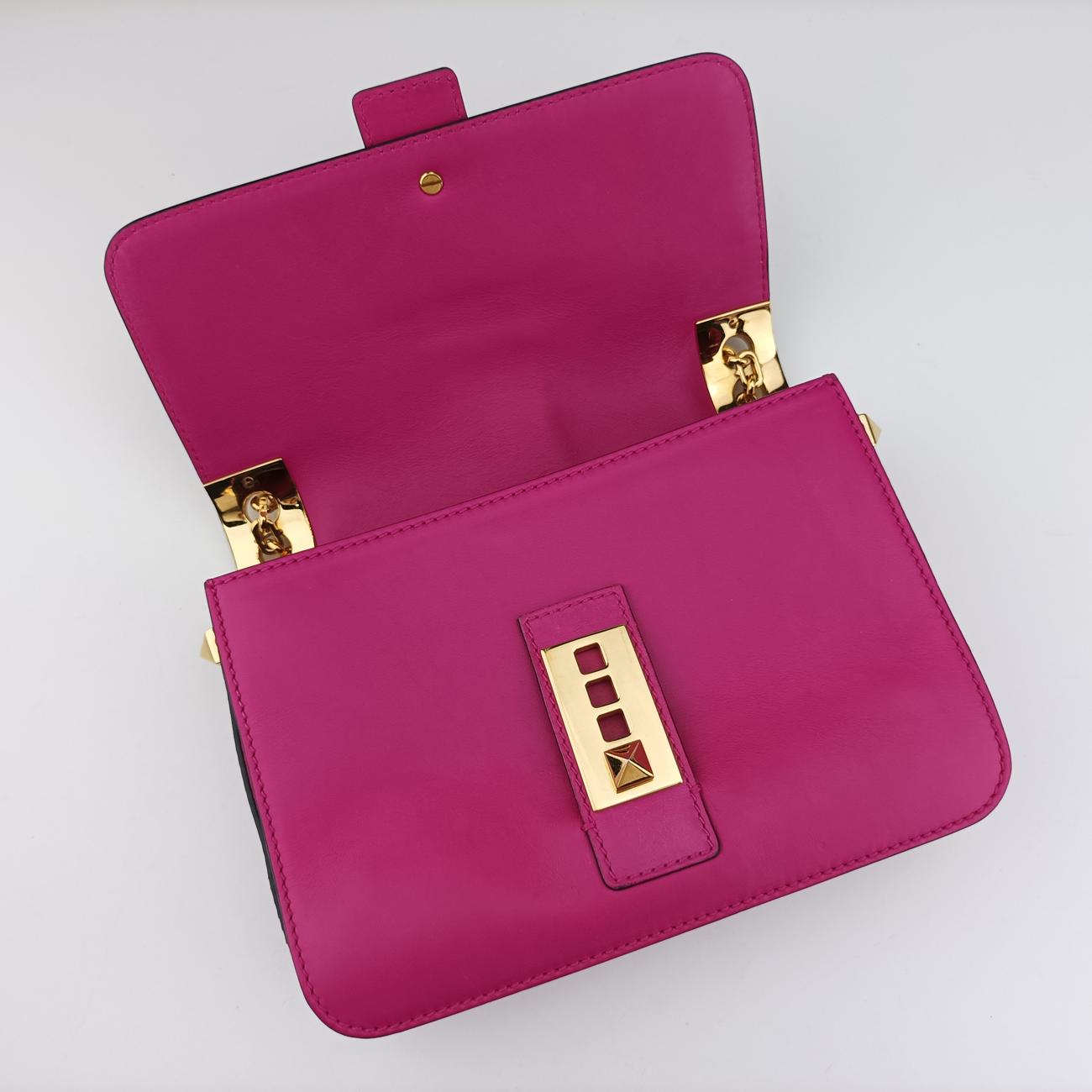 Pre-owned Valentino Rockstud　 Rose Leather  shoulderbag | stylenewstar