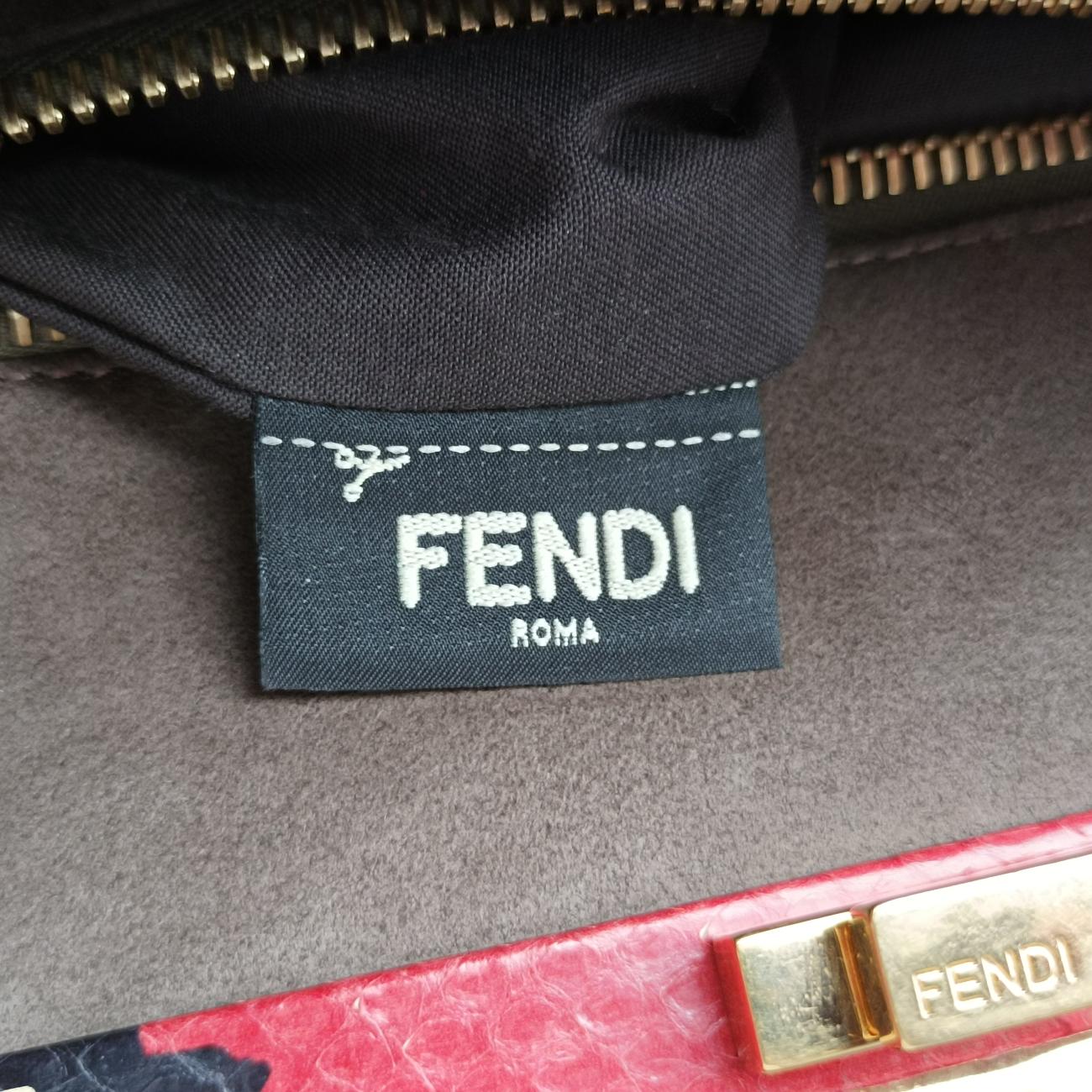 Pre-owned Fendi PEEKABOO Large Red Leather 8BN210 shoulderbag | stylenewstar
