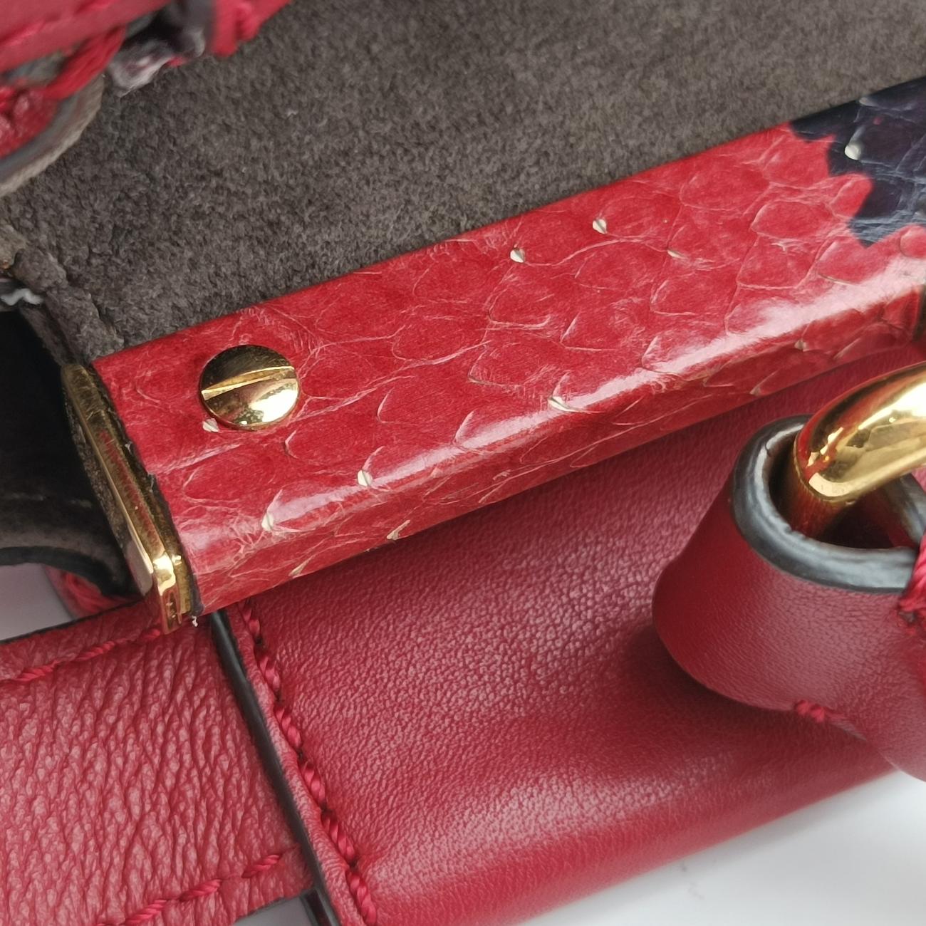 Pre-owned Fendi PEEKABOO Large Red Leather 8BN210 shoulderbag | stylenewstar