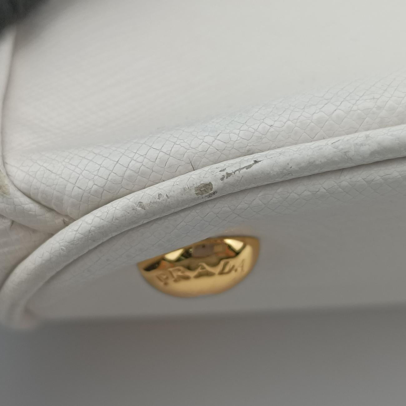 Secondhand Prada Galleria White SAFFIANO Leather BN1801 shoulderbag | stylenewstar