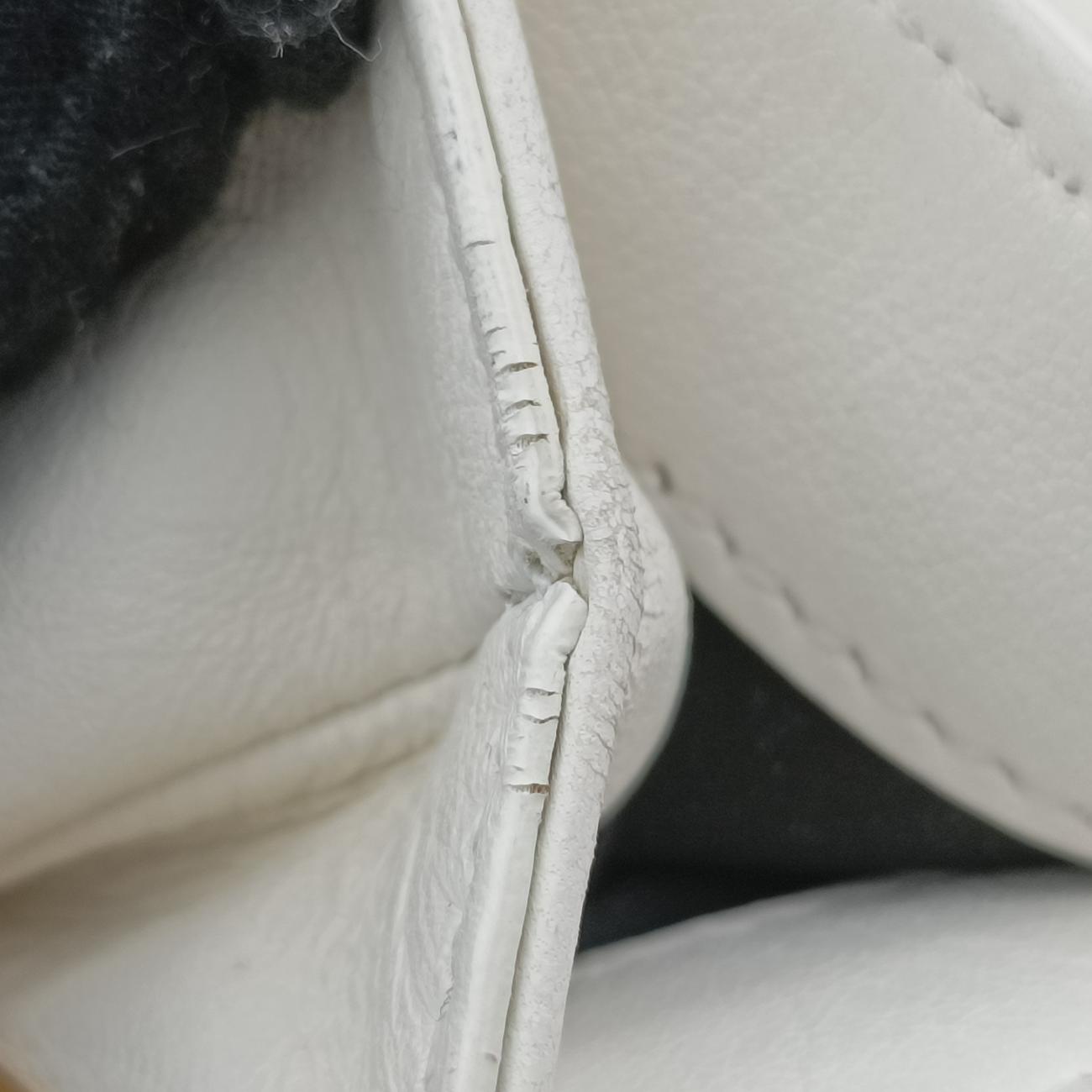 Pre-owned VERSACE Palazzo Medusa White leather  handbag | stylenewstar