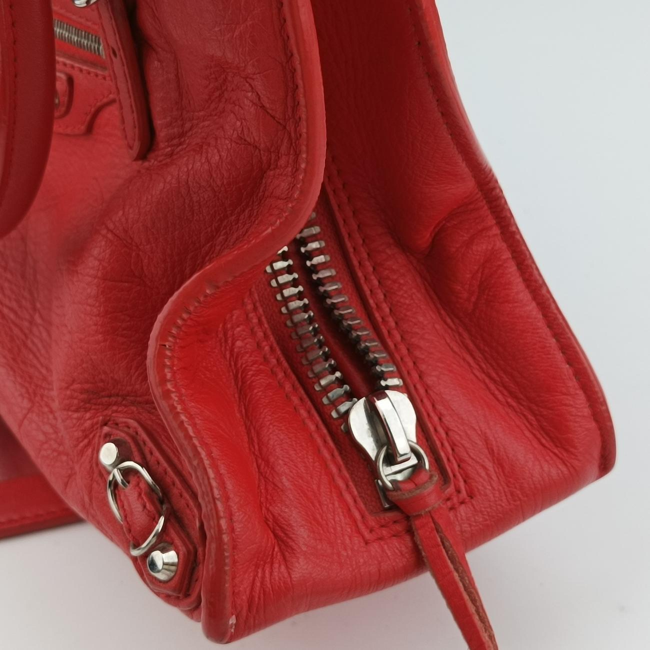 Pre-owned Balenciaga Paper A6 Zip Around Red Lambskin 370926 shoulderbag | stylenewstar