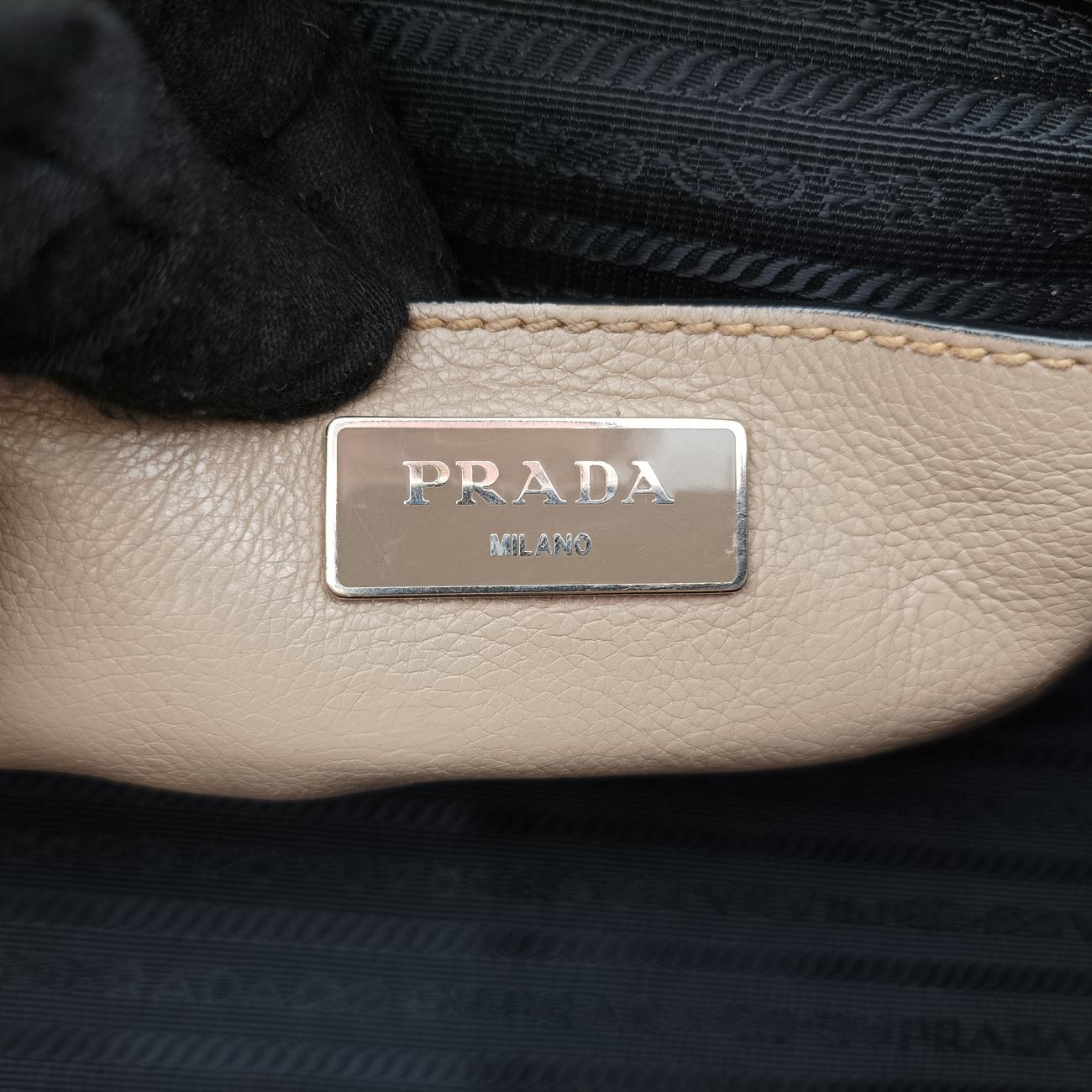 Pre-owned Prada Glace Twin Pocket Tote Beige leather B2625M shoulderbag | stylenewstar