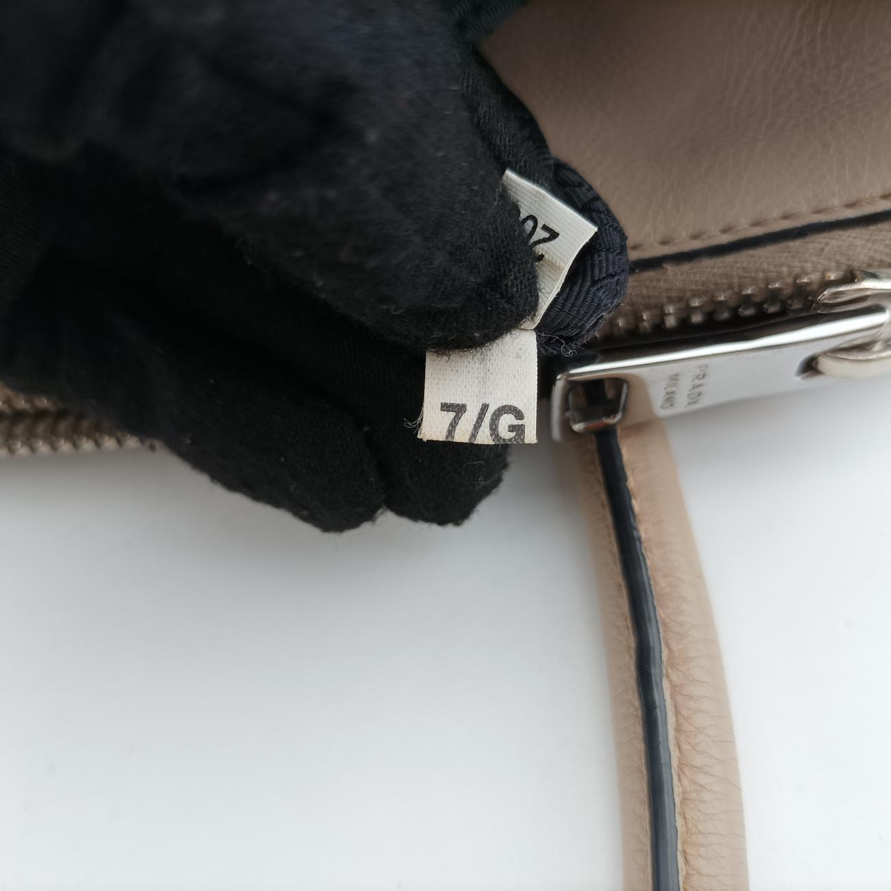 Pre-owned Prada Glace Twin Pocket Tote Beige leather B2625M shoulderbag | stylenewstar