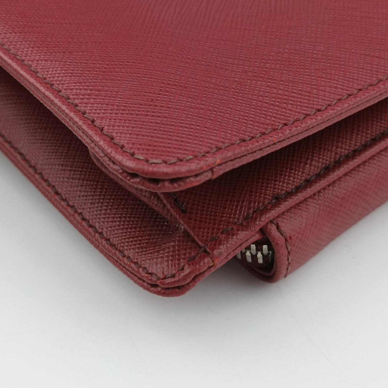 Vintage Prada Triangle Logo Plate Red Saffiano Leather  handbag | stylenewstar