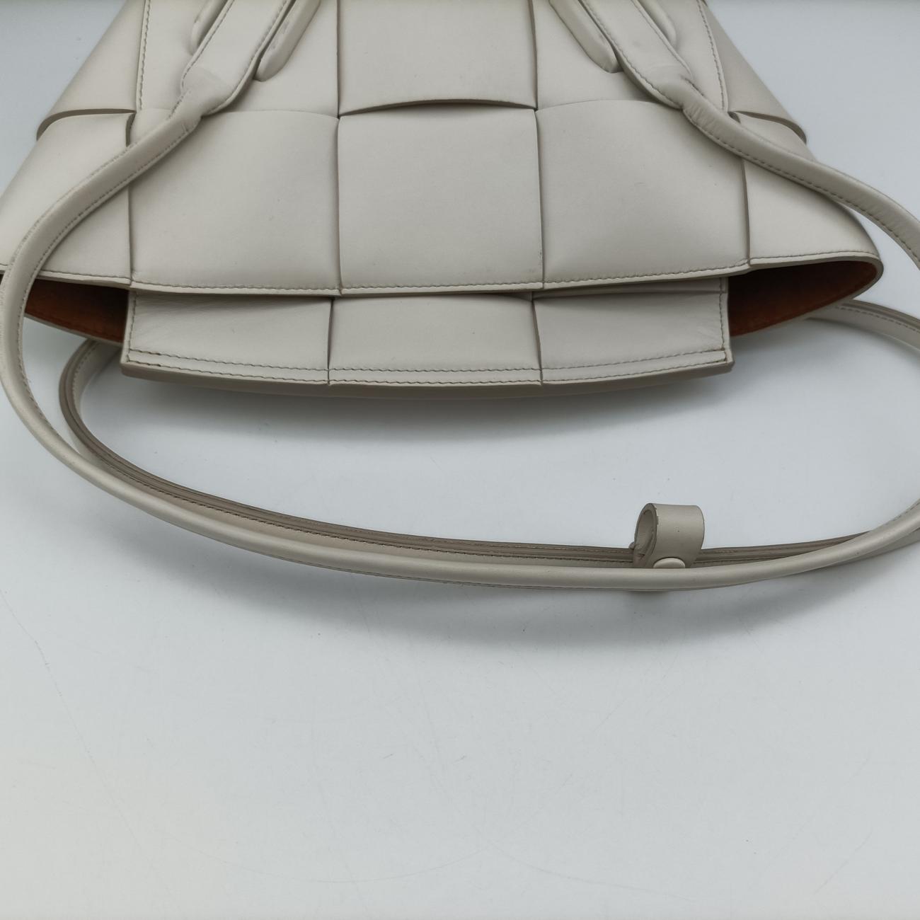 Pre-owned Bottega Veneta ARCO White Leather  shoulderbag | stylenewstar