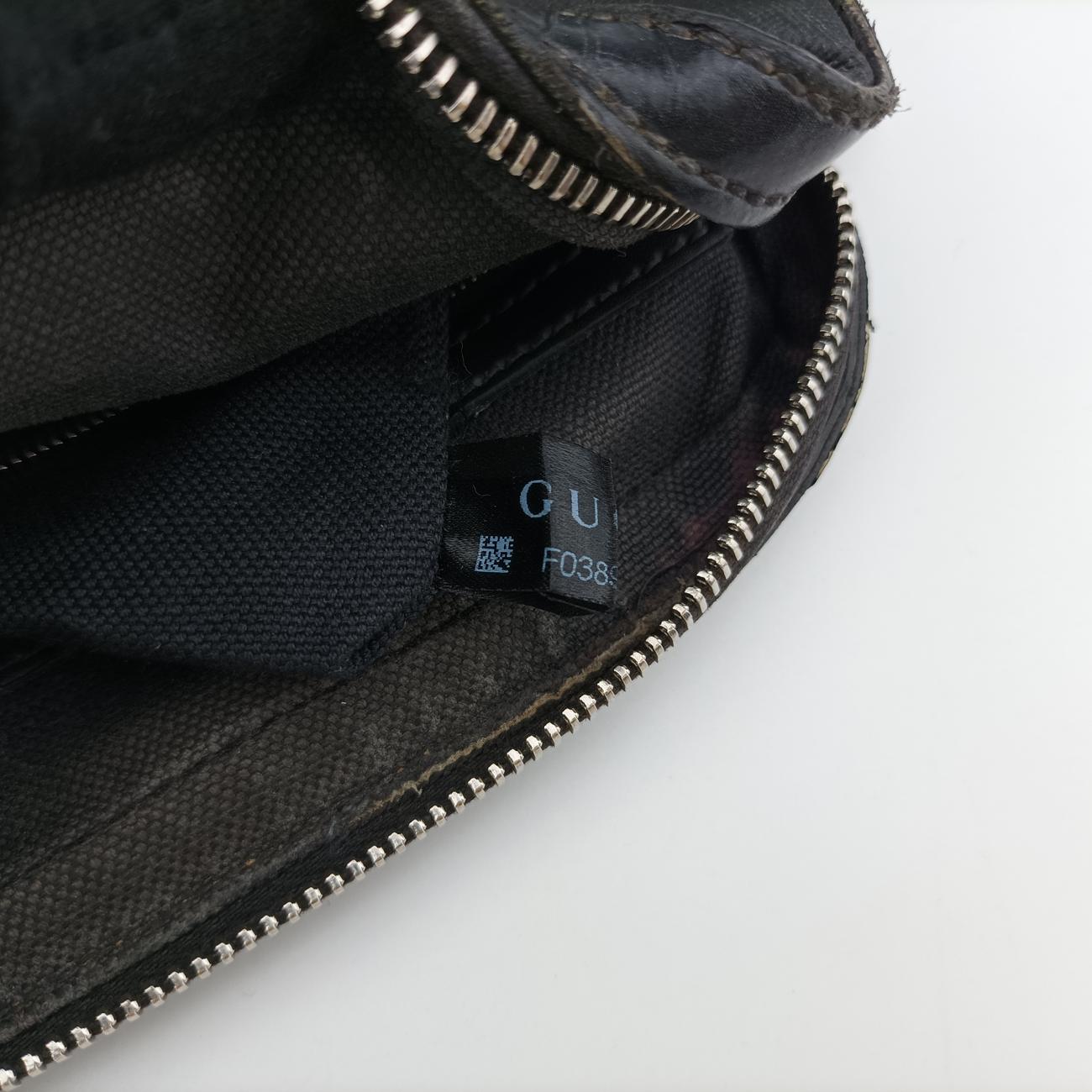 Pre-owned Gucci GG Supreme Navy PVC coated canvas 495562 clutchbag | stylenewstar