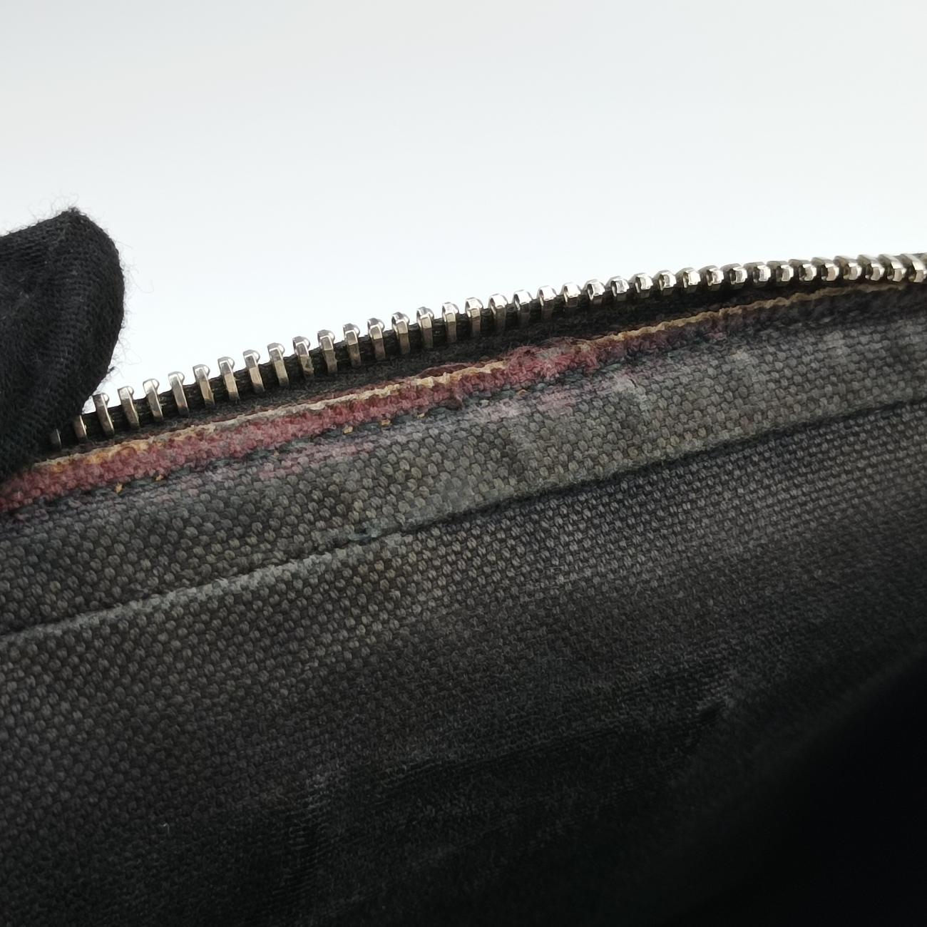 Pre-owned Gucci GG Supreme Navy PVC coated canvas 495562 clutchbag | stylenewstar