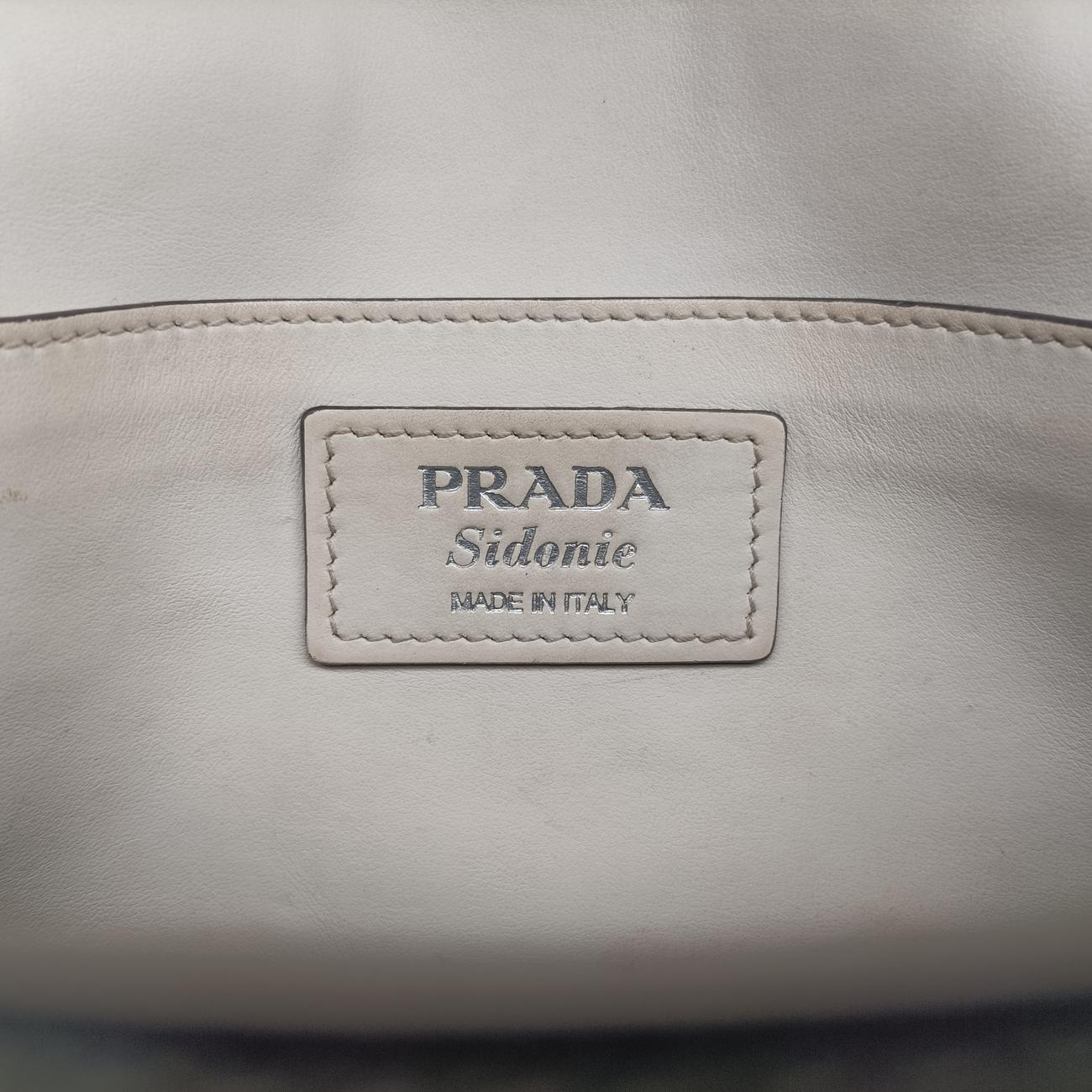 Vintage Prada Sidonie White SAFFIANO　Leather 1BD219 shoulderbag | stylenewstar