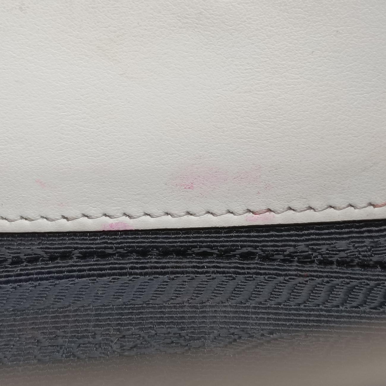 Vintage Prada Sidonie White SAFFIANO　Leather 1BD219 shoulderbag | stylenewstar