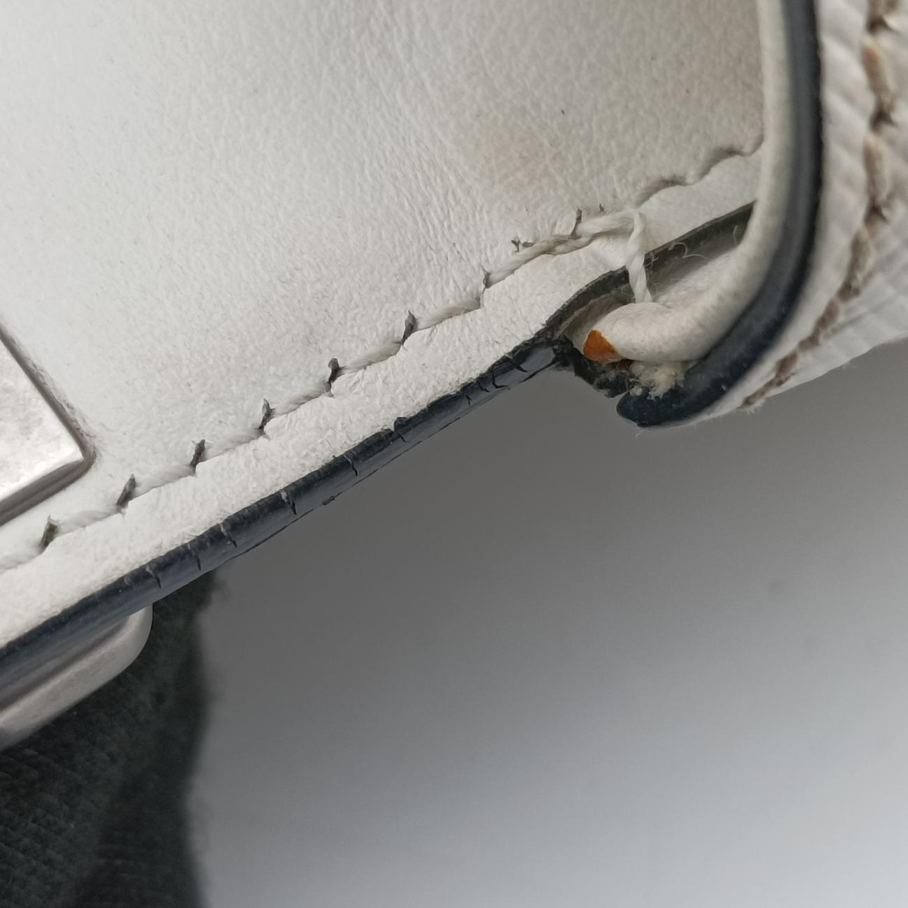 Vintage Prada Sidonie White SAFFIANO　Leather 1BD219 shoulderbag | stylenewstar