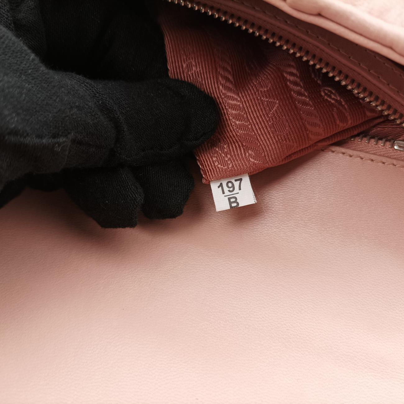 Pre-owned Prada Nappa Gaufre Pink Leather 1BD140 shoulderbag | stylenewstar