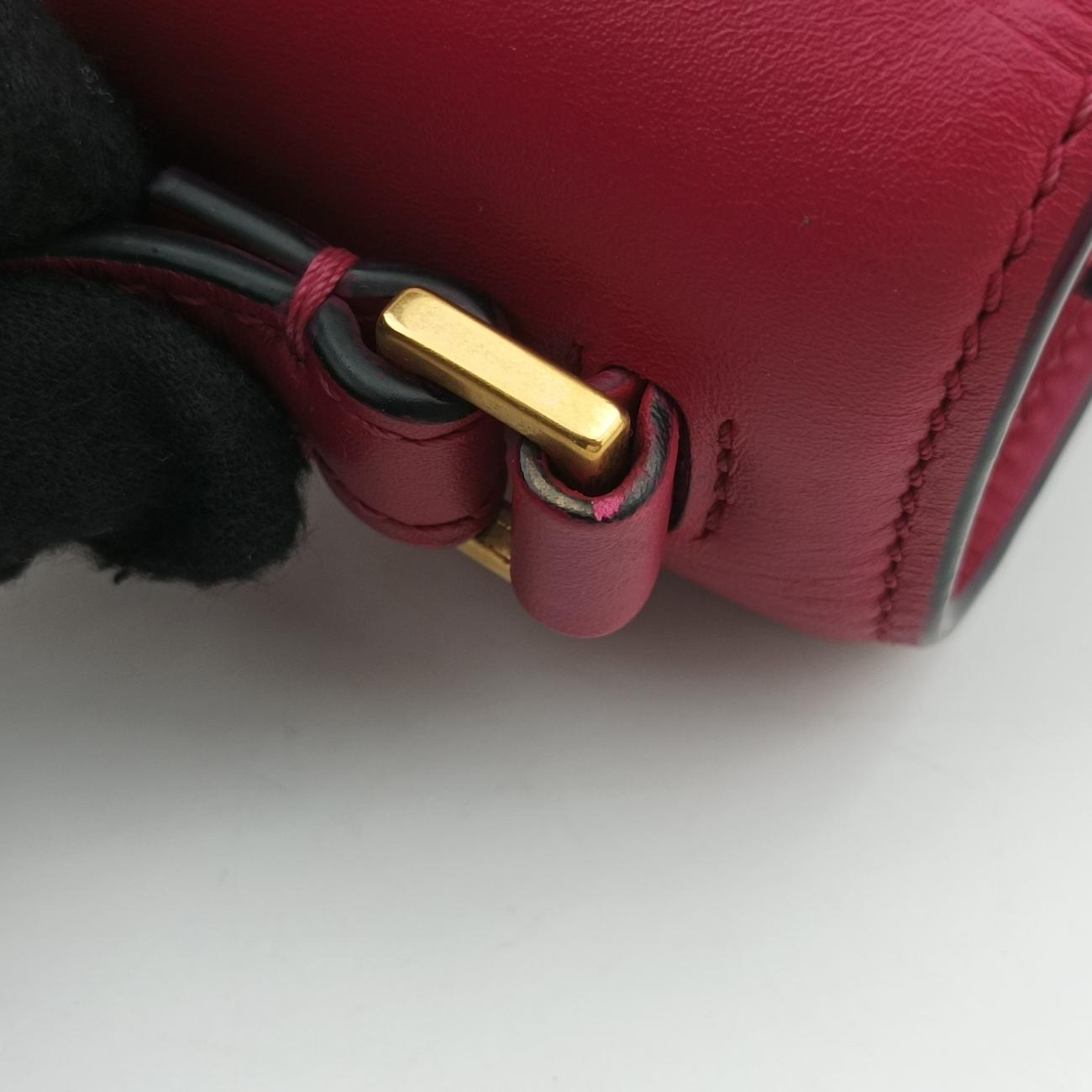 Pre-owned Valentino V sling Pink Leather  shoulderbag | stylenewstar