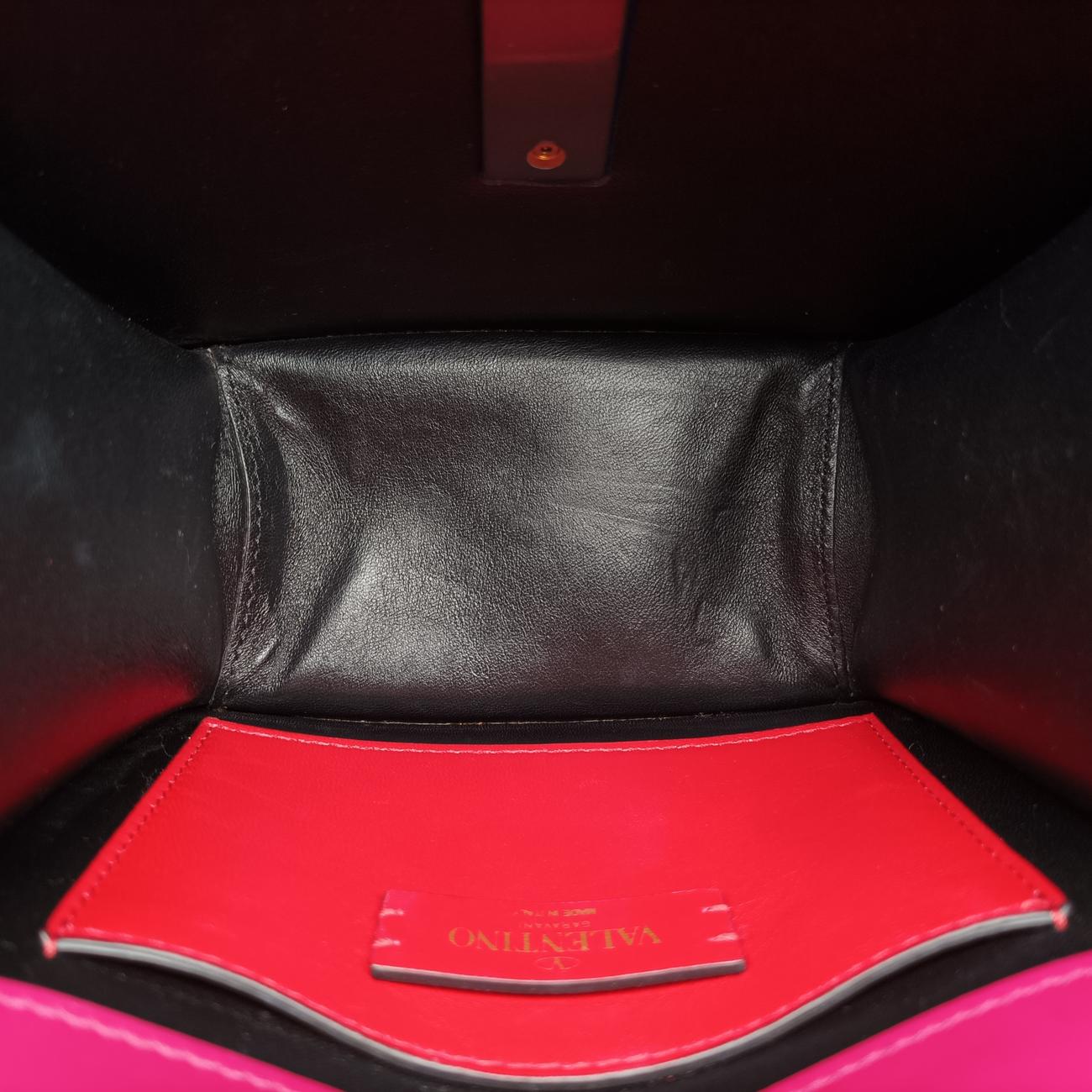 Pre-owned Valentino V sling Pink Leather  shoulderbag | stylenewstar