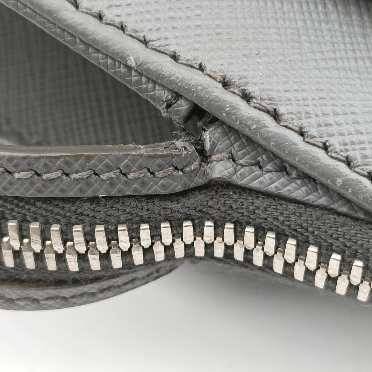 Vintage Prada Triangle Logo Plate Grey Saffiano Leather  handbag | stylenewstar