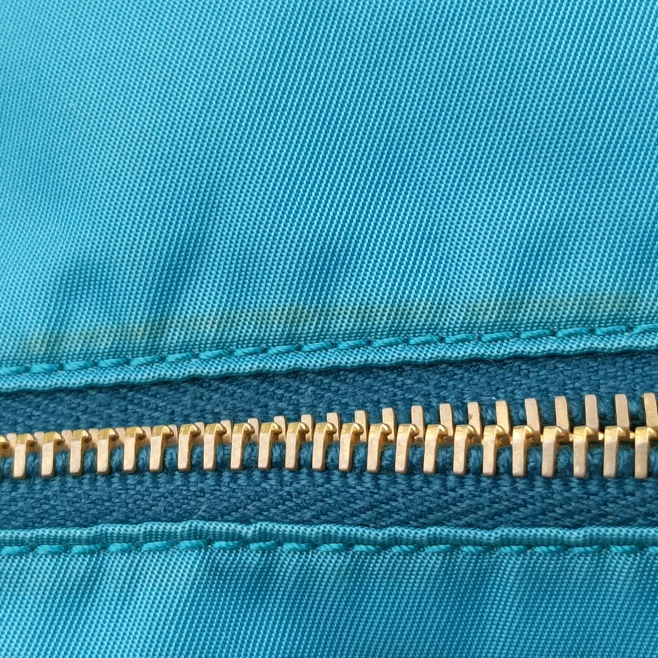 Pre-owned Prada buckle messenger Blue Nylon  shoulderbag | stylenewstar